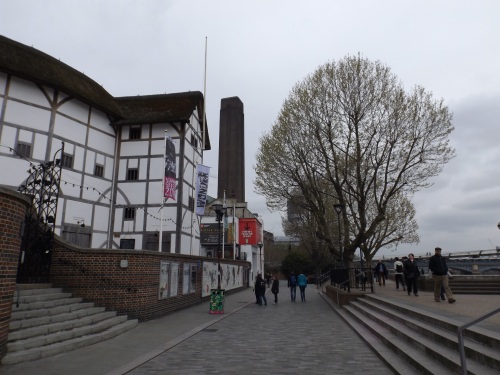 Thames Path at Shakespeare's Globe on anniversary eve 